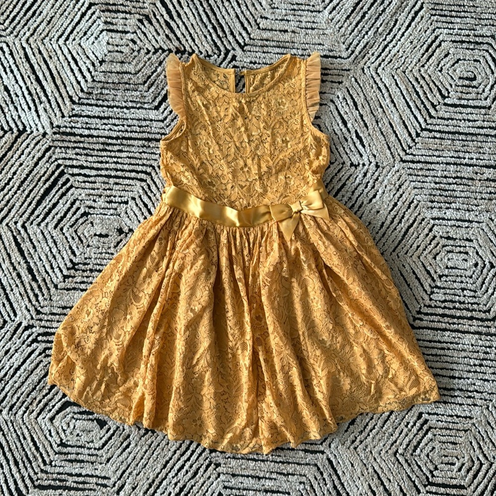 *2 for $30* Gorgeous lace dress by Zenzi. Girls sz L.